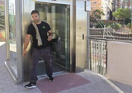 Elevador del paso de Panaderos ya en funcionamiento.