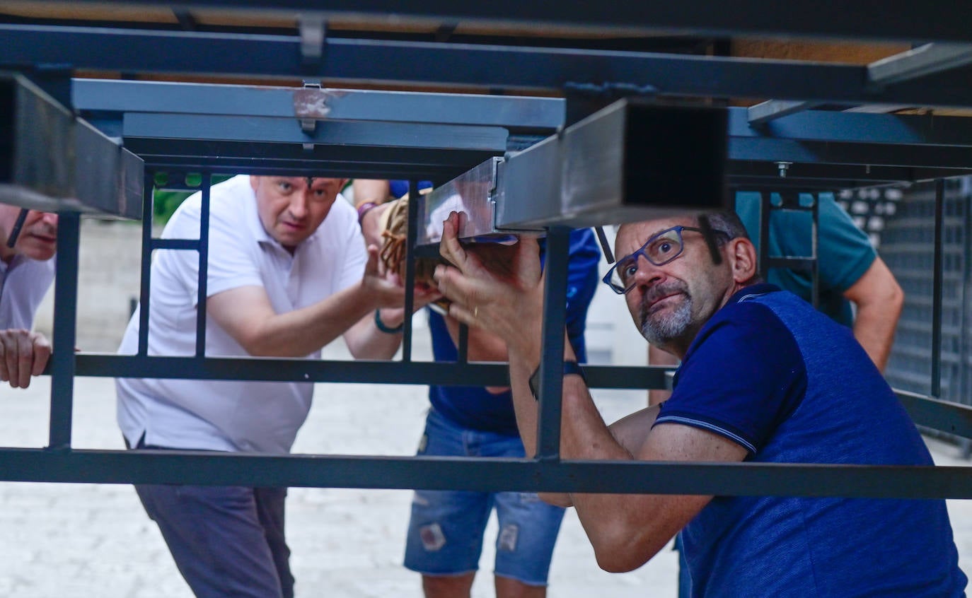 Los preparativos de la procesión de la Virgen de San Lorenzo, en imágenes