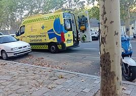 Servicios de emergencia y Policía Local, en el lugar de la caída.