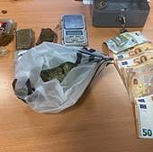 Detenido en un parque de Las Delicias con hachís, marihuana y una báscula