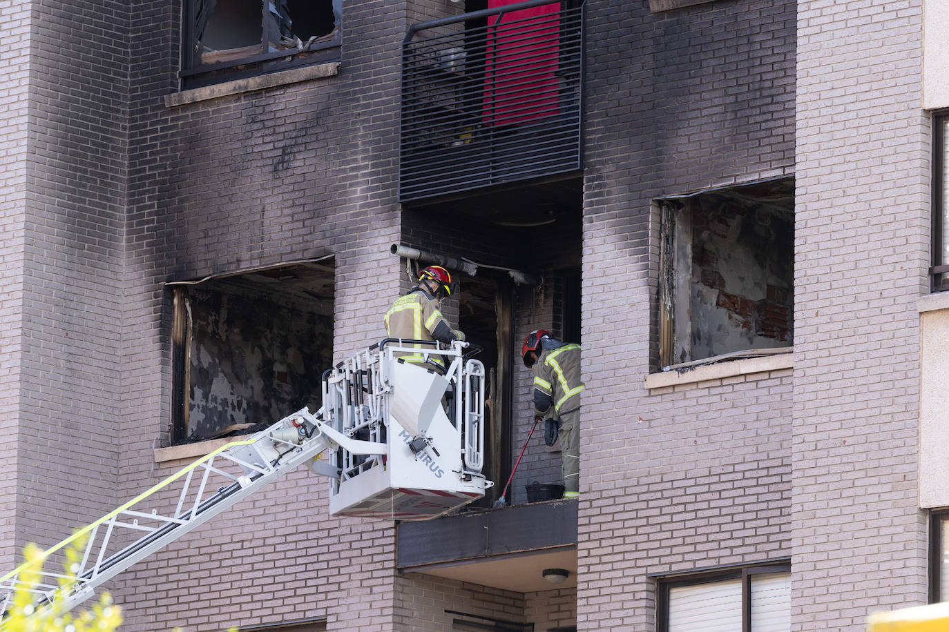 La explosión de gas en el barrio de Parquesol de Valladolid, en imágenes (II)