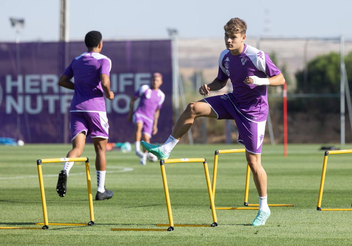 Iván Garriel, durante un entrenamiento del Real Valladolid.