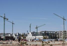 Construcción de nuevas edificaciones en la Urbanización El Peral de Valladolid.