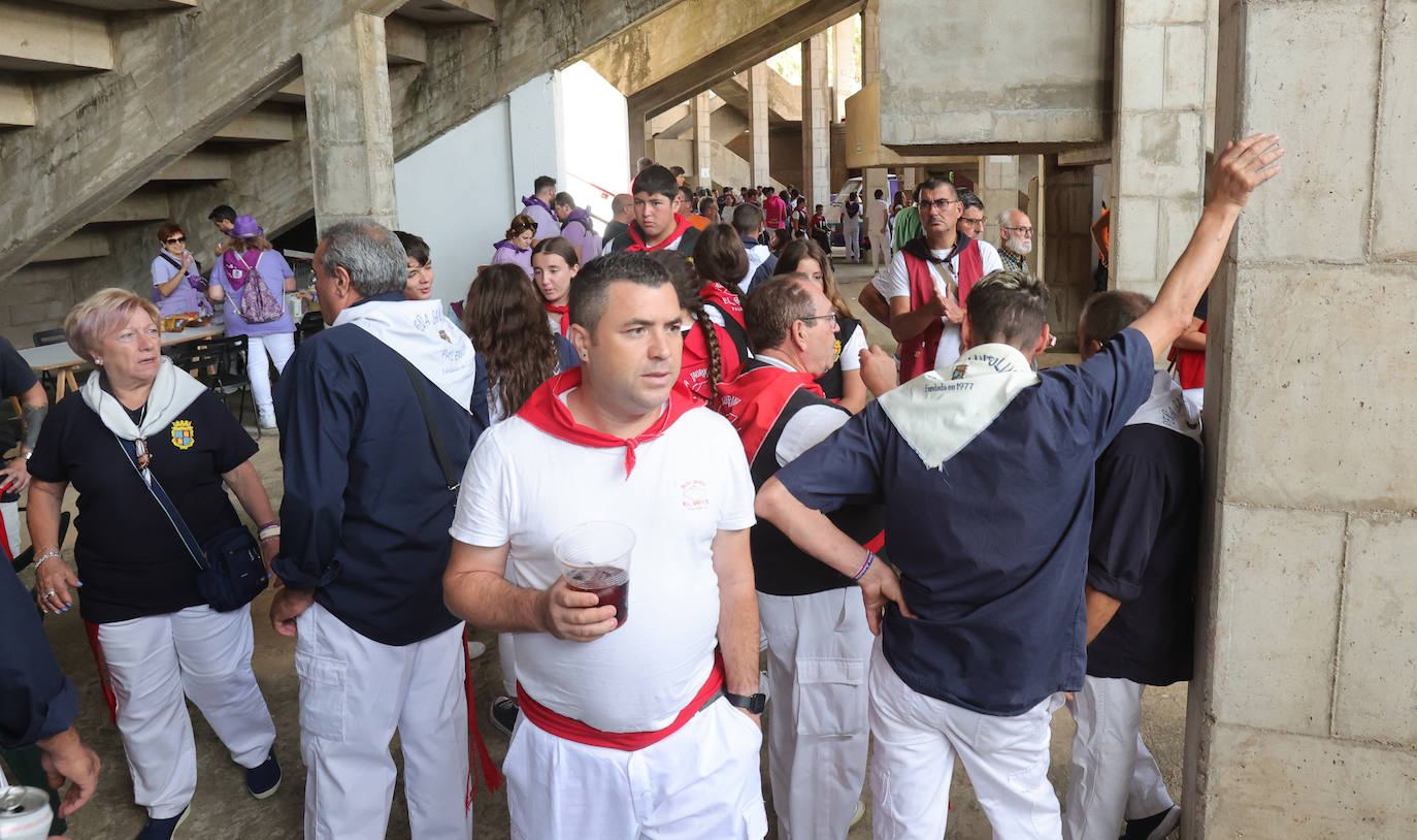 Los peñistas de Palencia reivindican su poder festivo