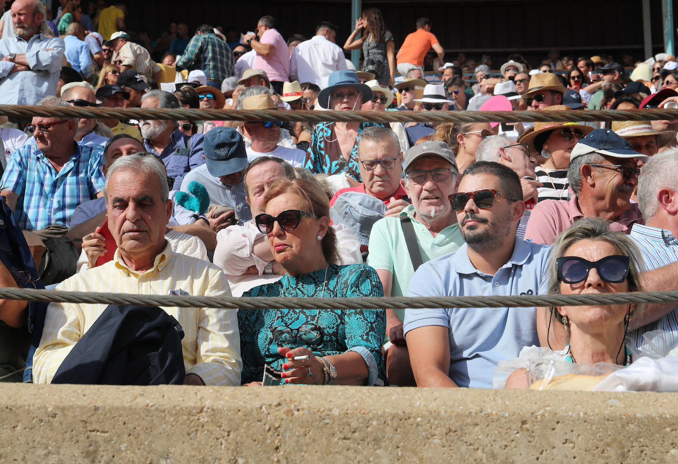 Público en la segunda corrida de toros de San Antolín