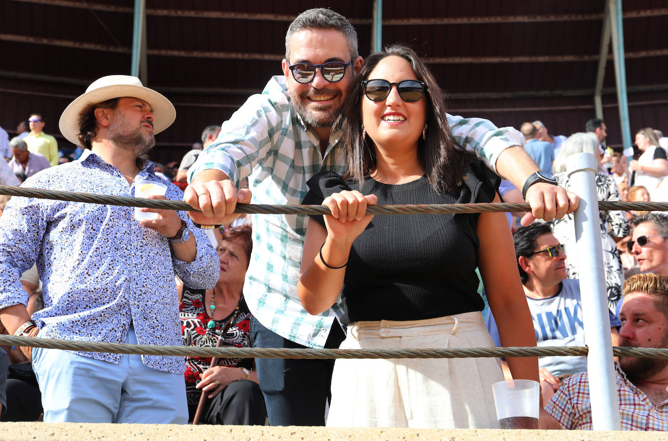 Público en la segunda corrida de toros de San Antolín