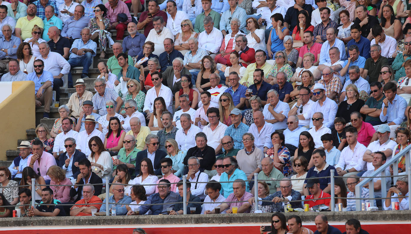 Público en la segunda corrida de toros de San Antolín