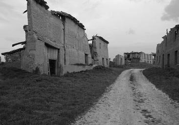 El fotógrafo de los pueblos fantasma de Castilla y León