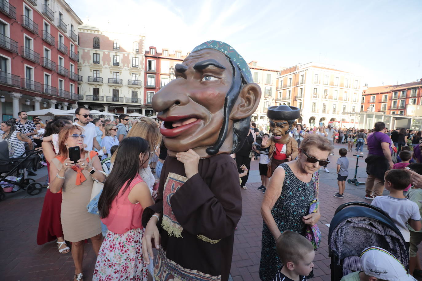 El desfile de peñas, en imágenes