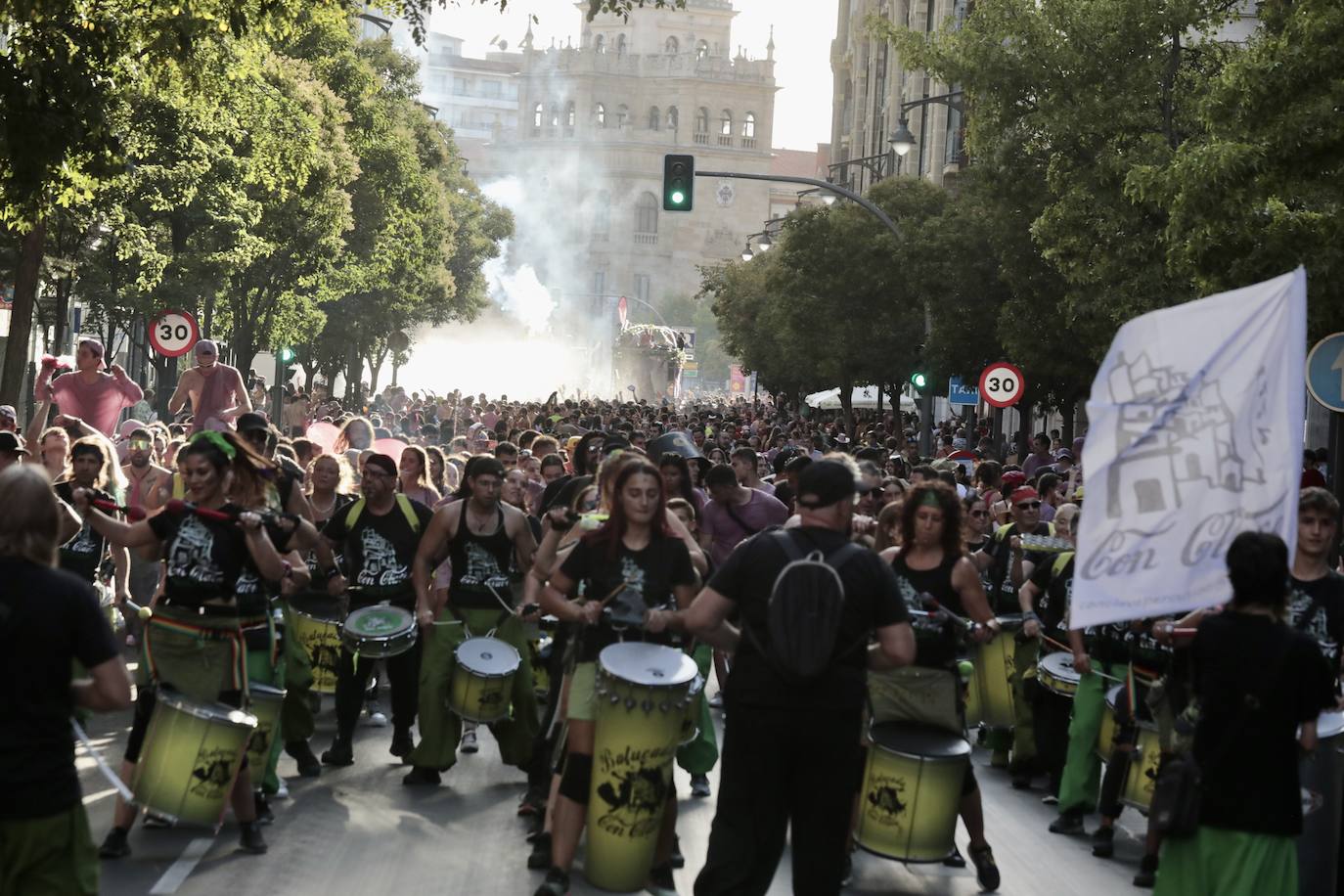 El desfile de peñas, en imágenes