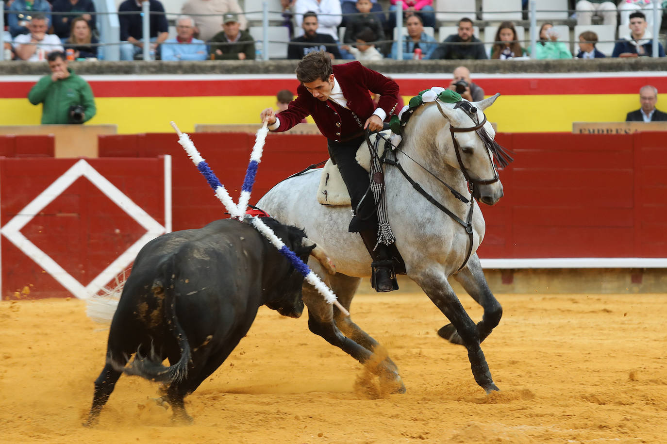 Corrida de rejones el día de San Antolín