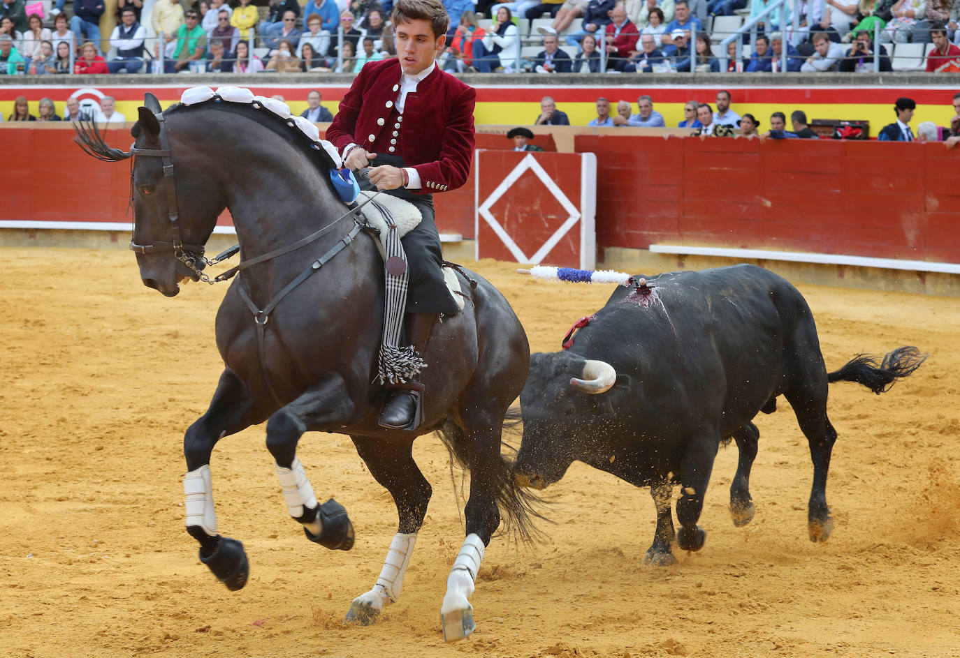 Corrida de rejones el día de San Antolín