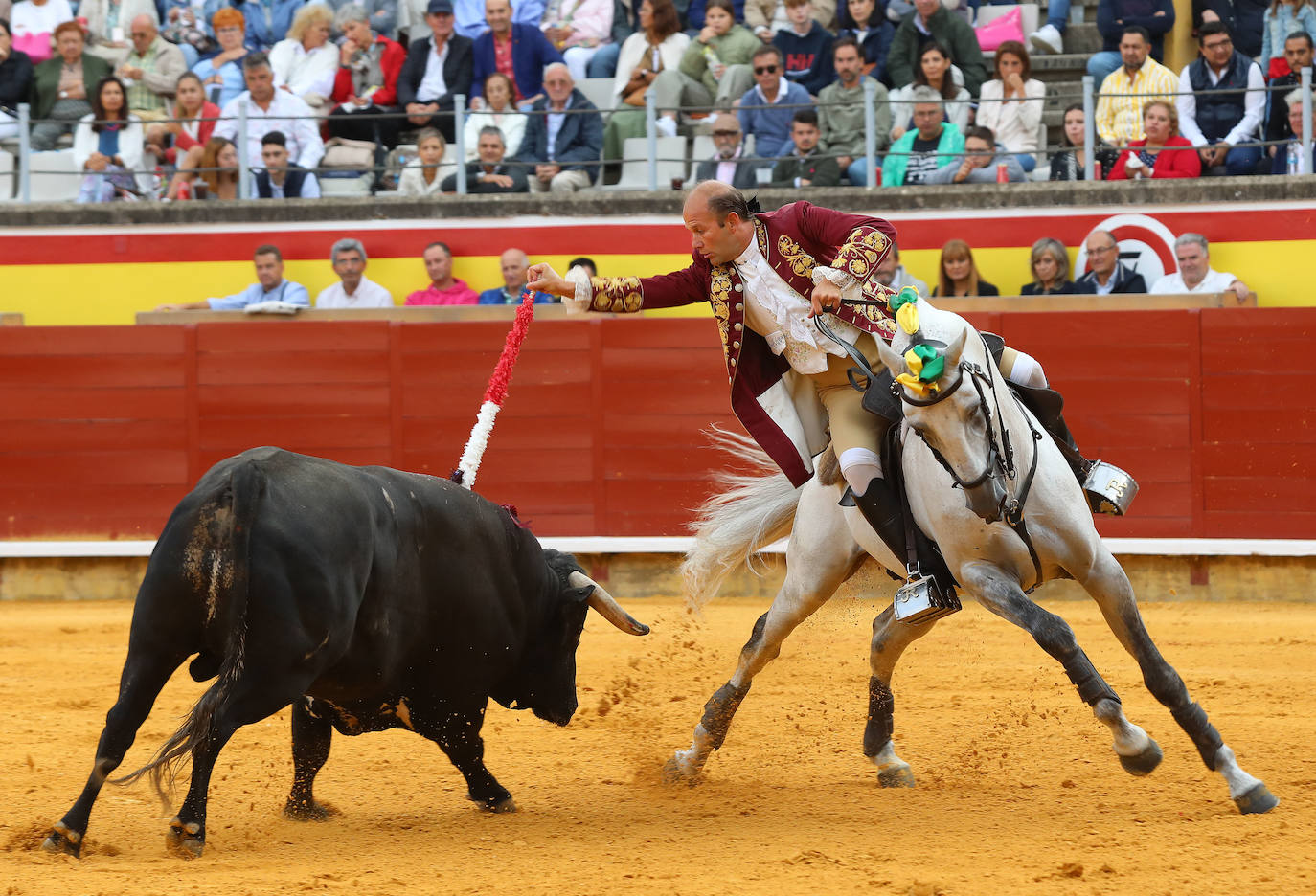 Corrida de rejones el día de San Antolín