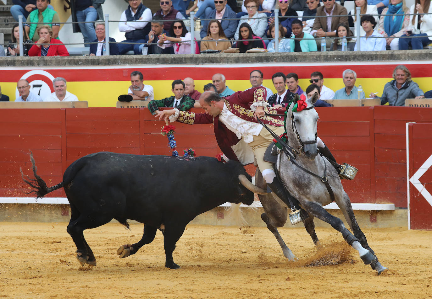 Corrida de rejones el día de San Antolín