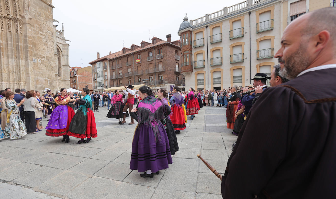 Los palentinos salen a la calle a celebrar San Antolín