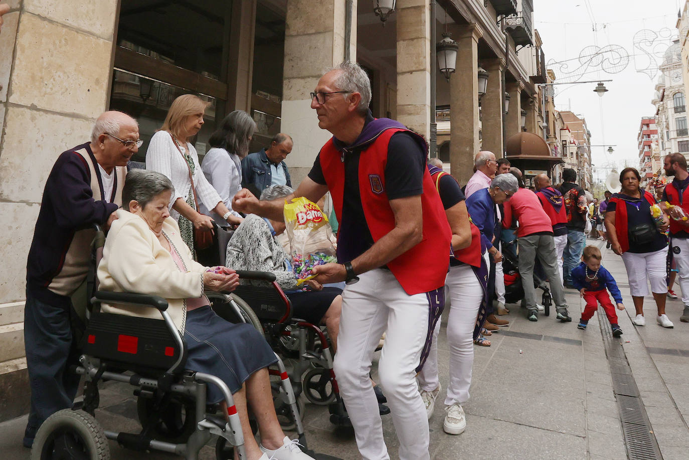 Los palentinos salen a la calle a celebrar San Antolín