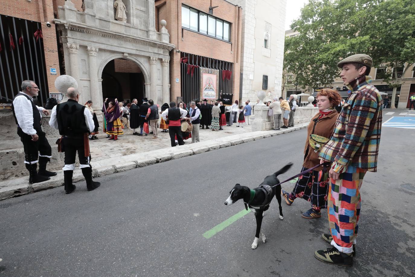 La ofrenda floral a la patrona en imágenes