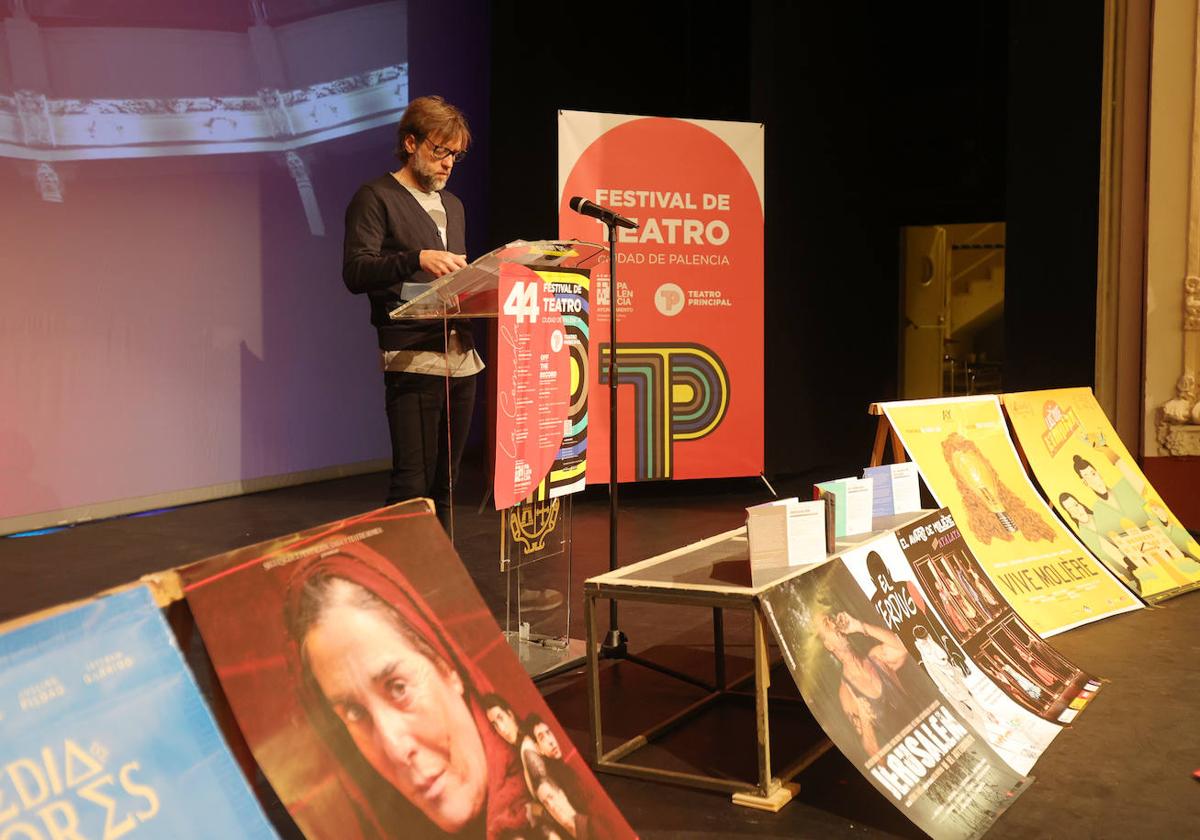 El concejal de Cultura, Francisco Fernández, en la presentación del Festival de Teatro.
