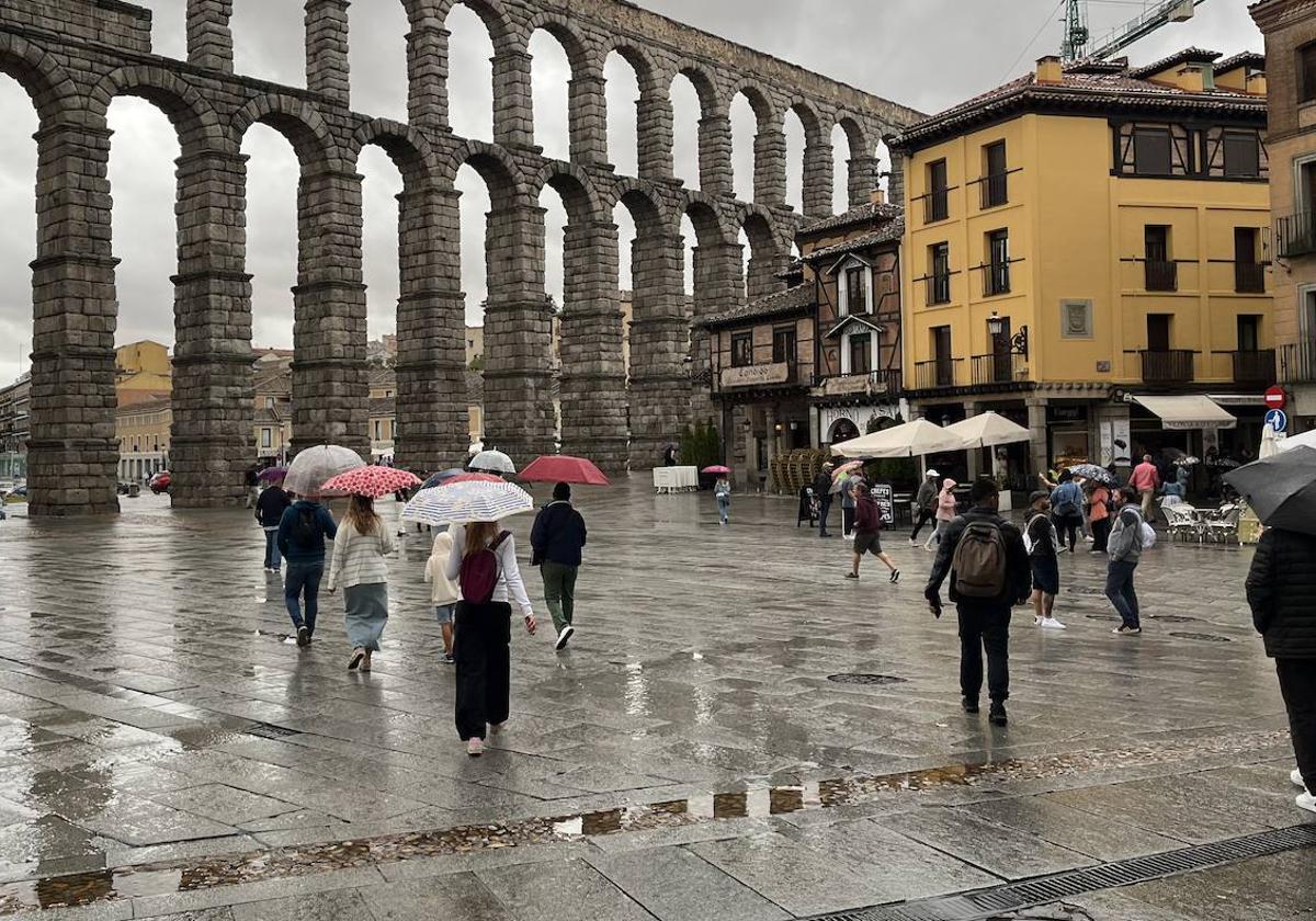 La lluvia ha caído en abundancia sobre la capital durante las últimas horas.