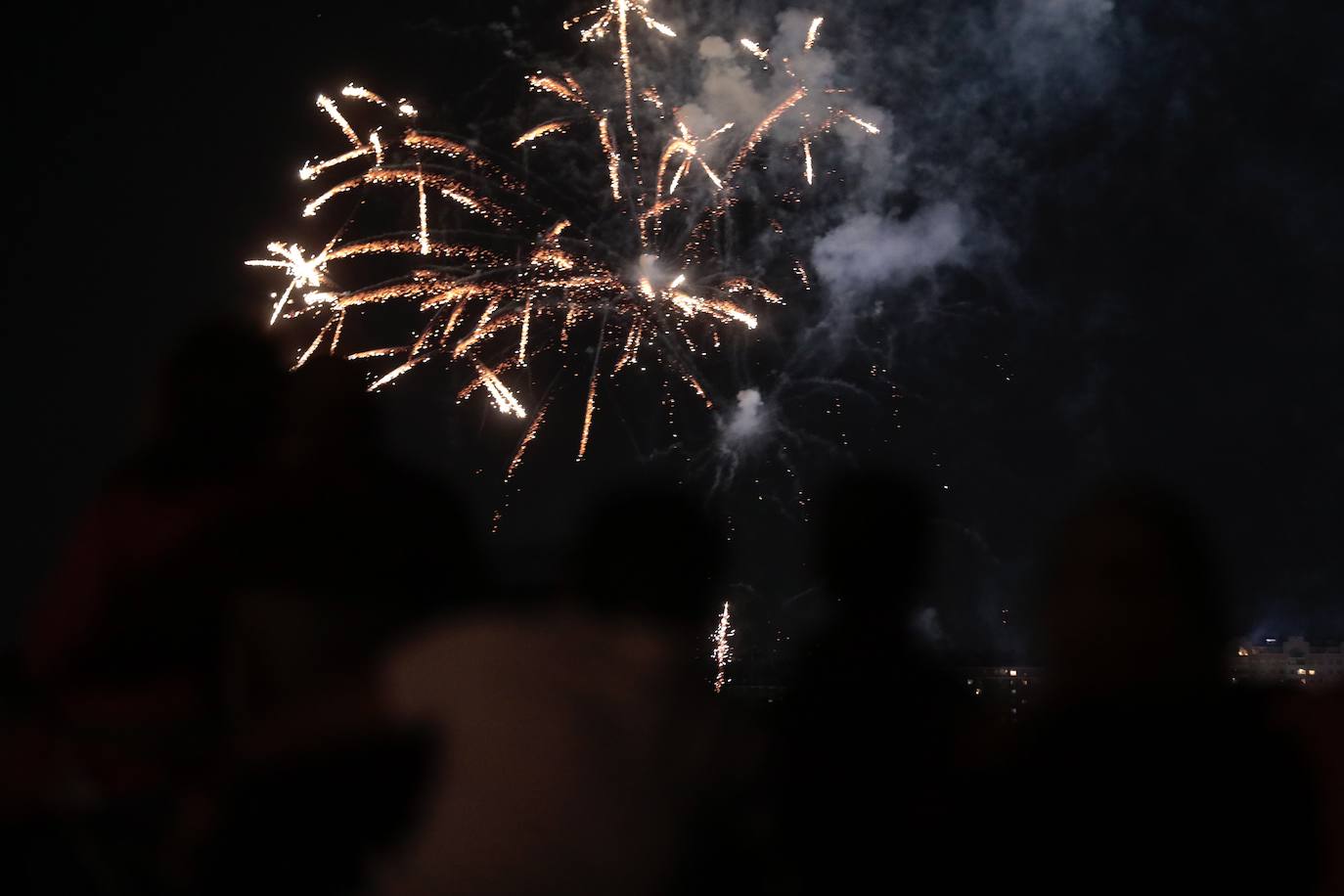 Los fuegos artificiales de la noche del martes, en imágenes