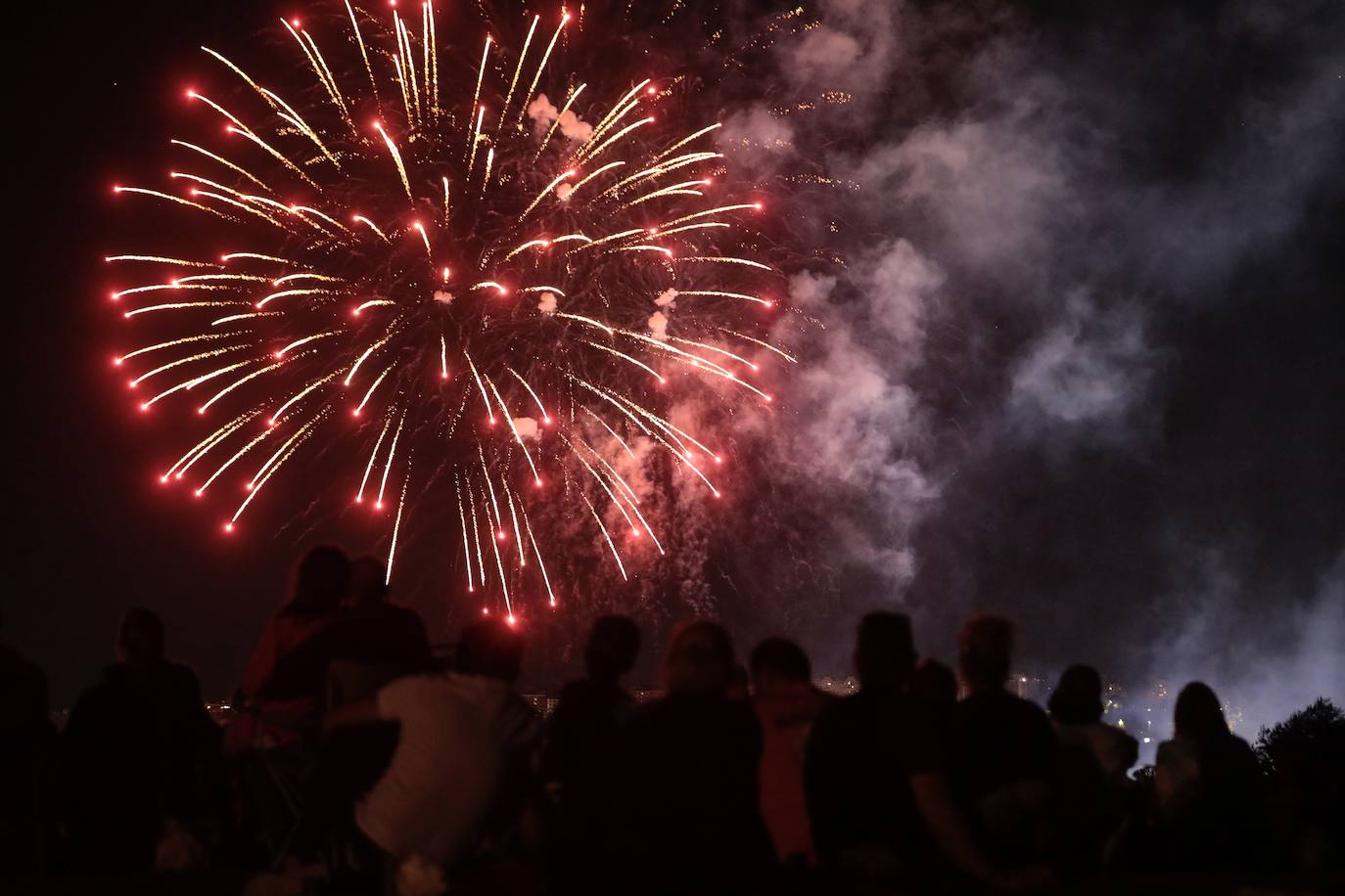 Los fuegos artificiales de la noche del martes, en imágenes