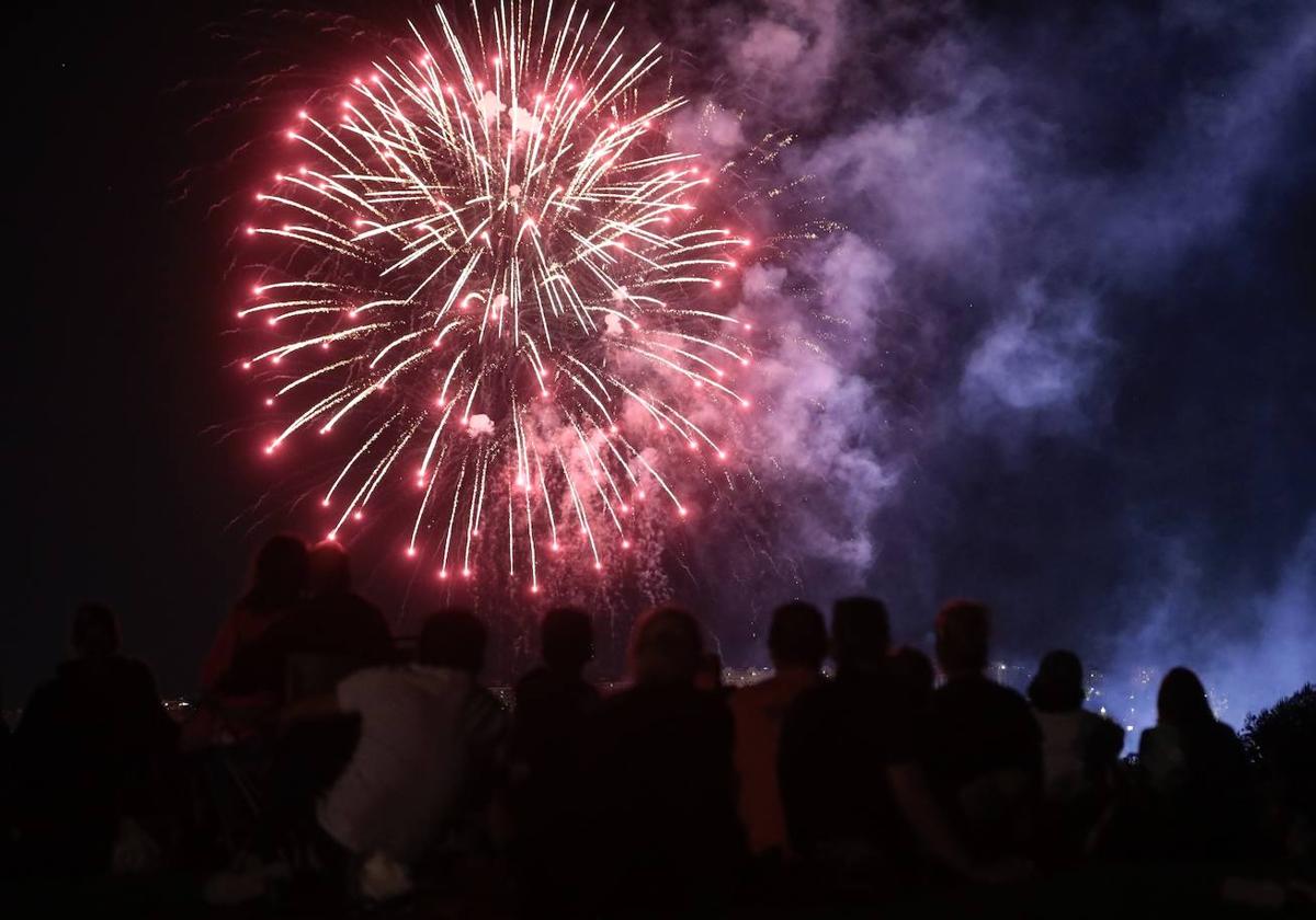 Los fuegos artificiales de la noche del martes, en imágenes