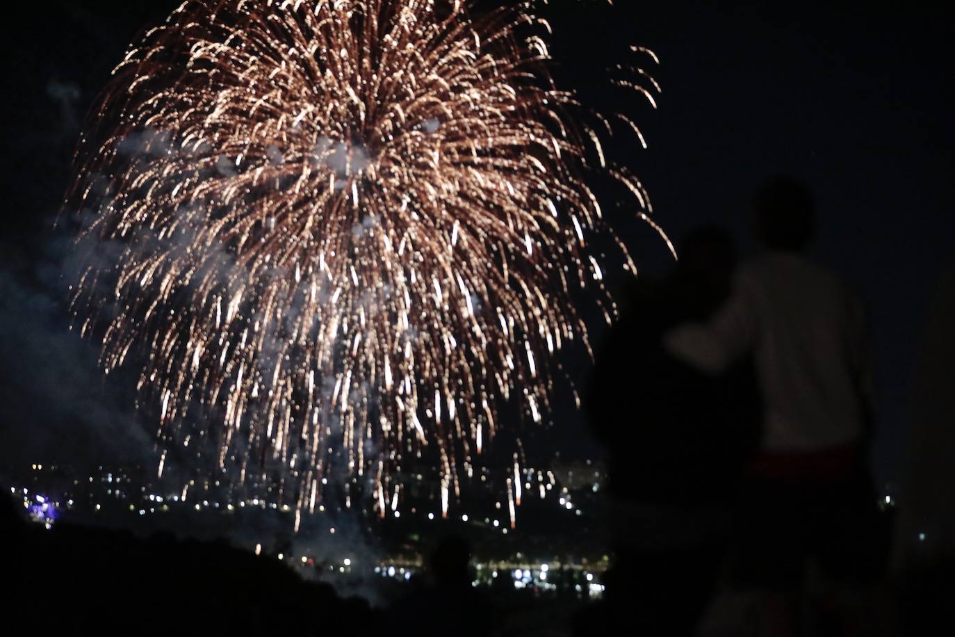 En imágenes, los fuegos artificiales del lunes 4 de septiembre