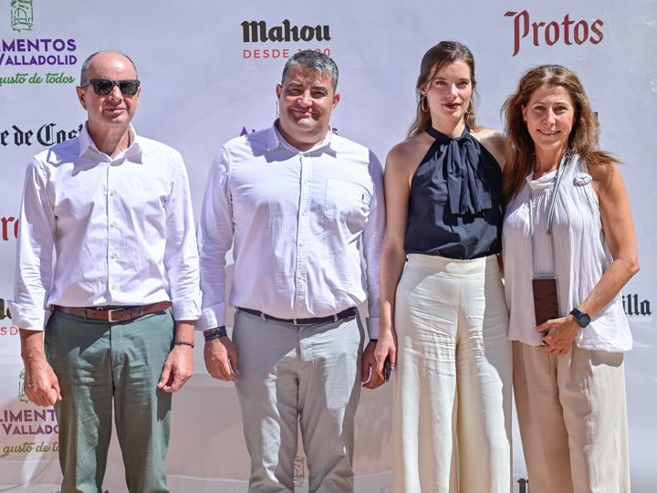 Abelardo Santana, José Antonio Vicente, Raquel Martín (CHR) y Mari Fe Blanco (El Norte).