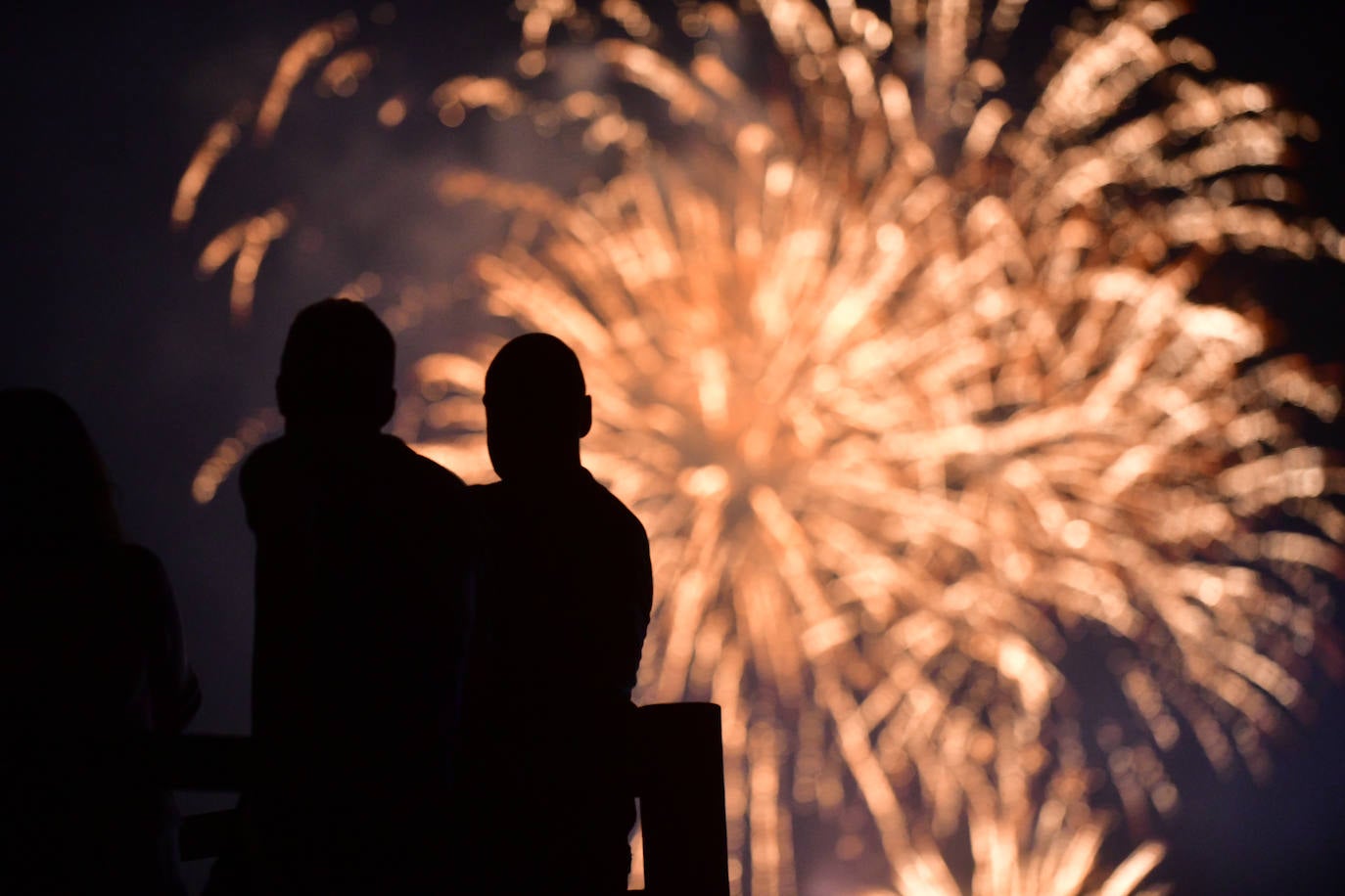 La noche vallisoletana vuelve a iluminarse con los fuegos artificiales