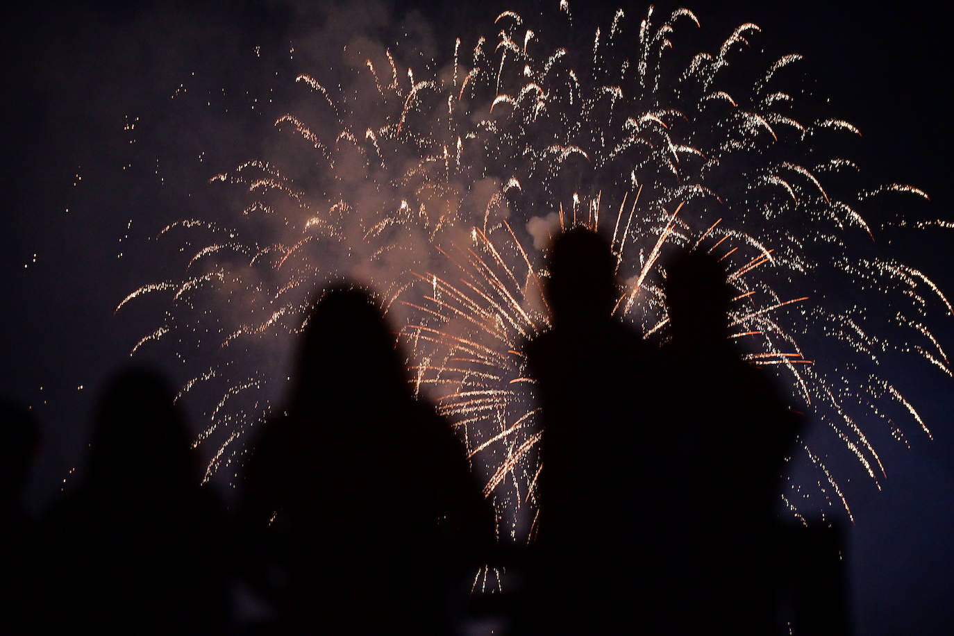 La noche vallisoletana vuelve a iluminarse con los fuegos artificiales