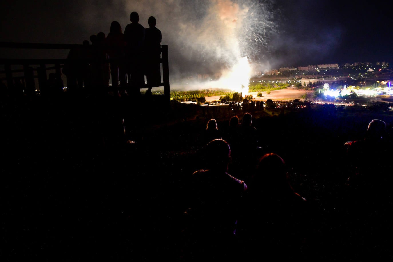 La noche vallisoletana vuelve a iluminarse con los fuegos artificiales