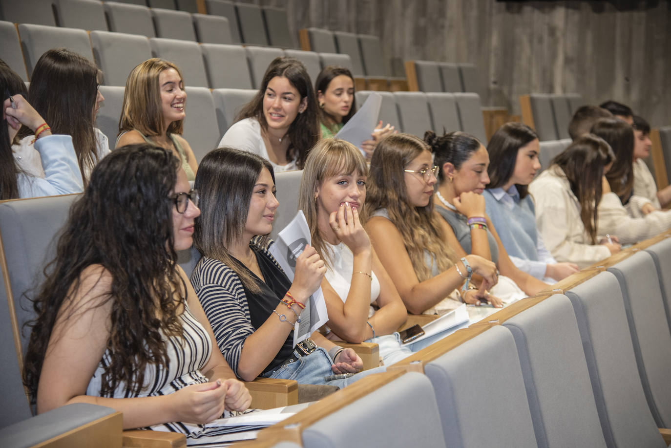 Alumnas del nuevo Grado de Enfermería que se imparte en Segovia.