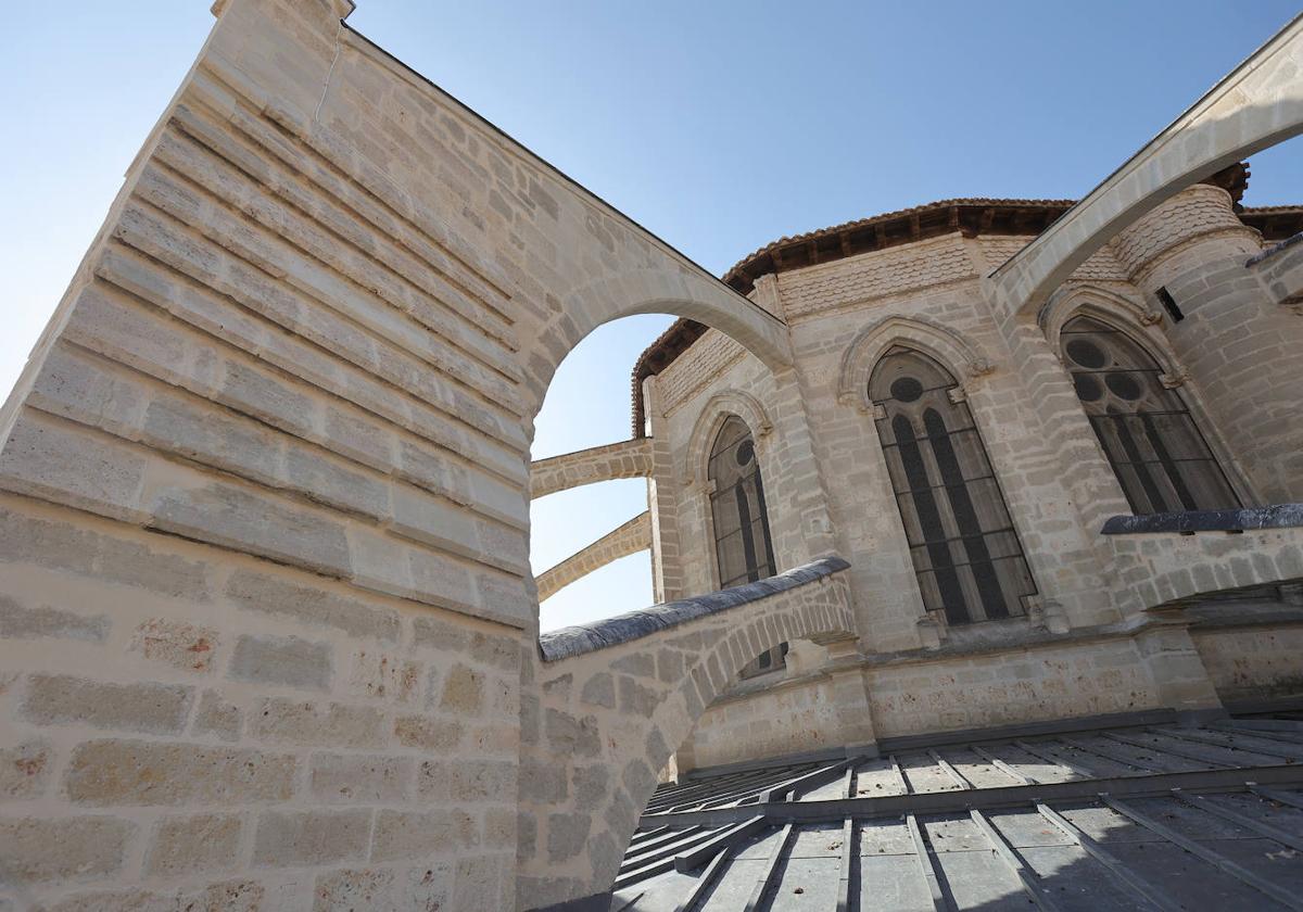 Las obras de restauración de la Catedral de Palencia la embellecen