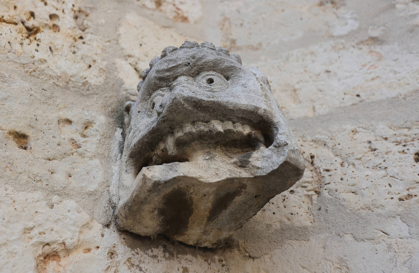 Las obras de restauración de la Catedral de Palencia la embellecen