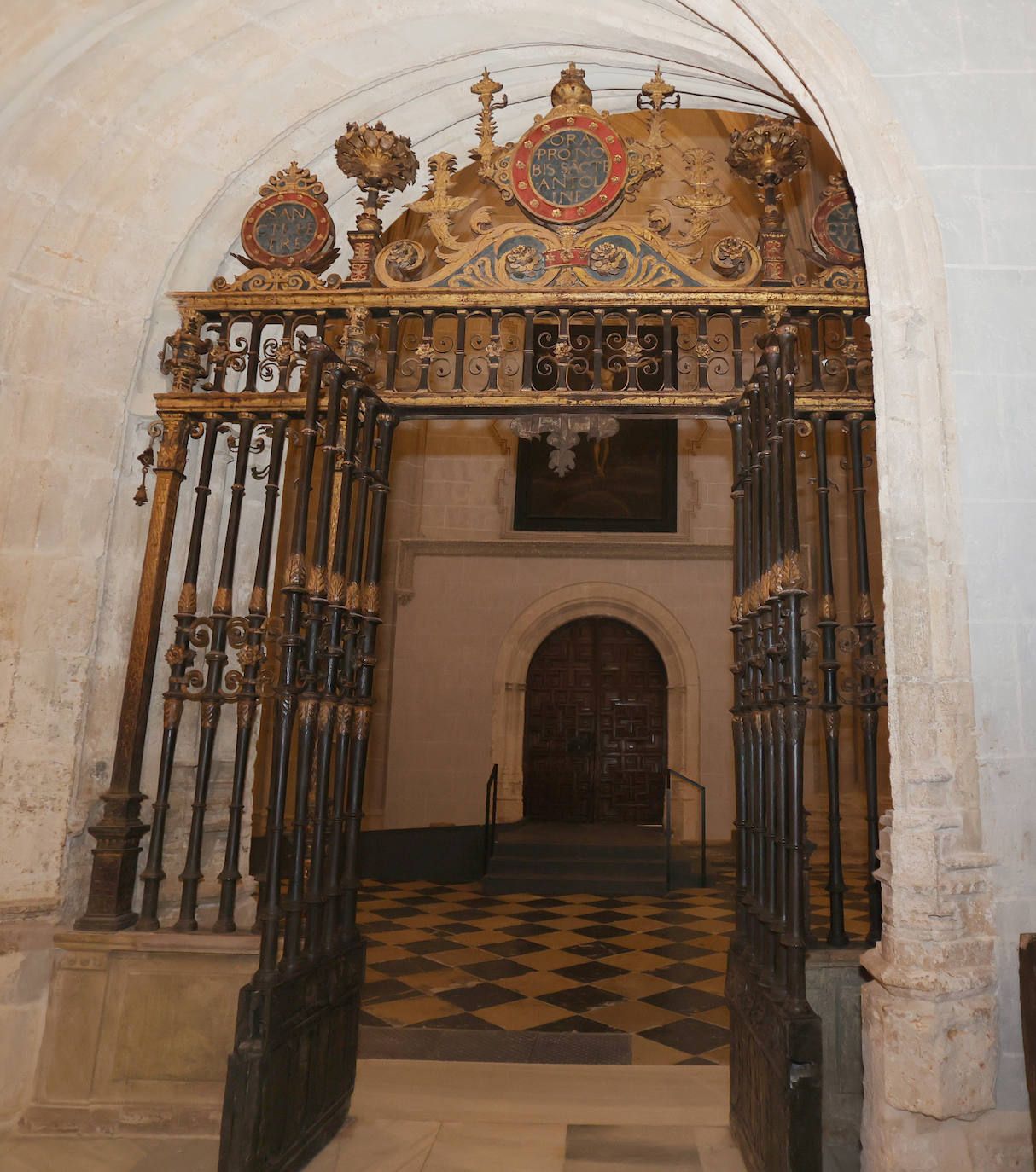 Las obras de restauración de la Catedral de Palencia la embellecen