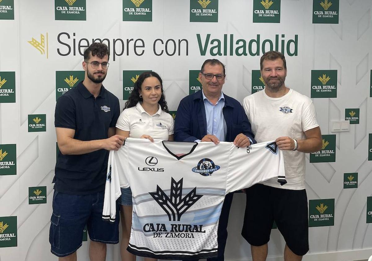 Representantes del CPLV junto a Narciso Prieto, en la renovación del patrocinio.