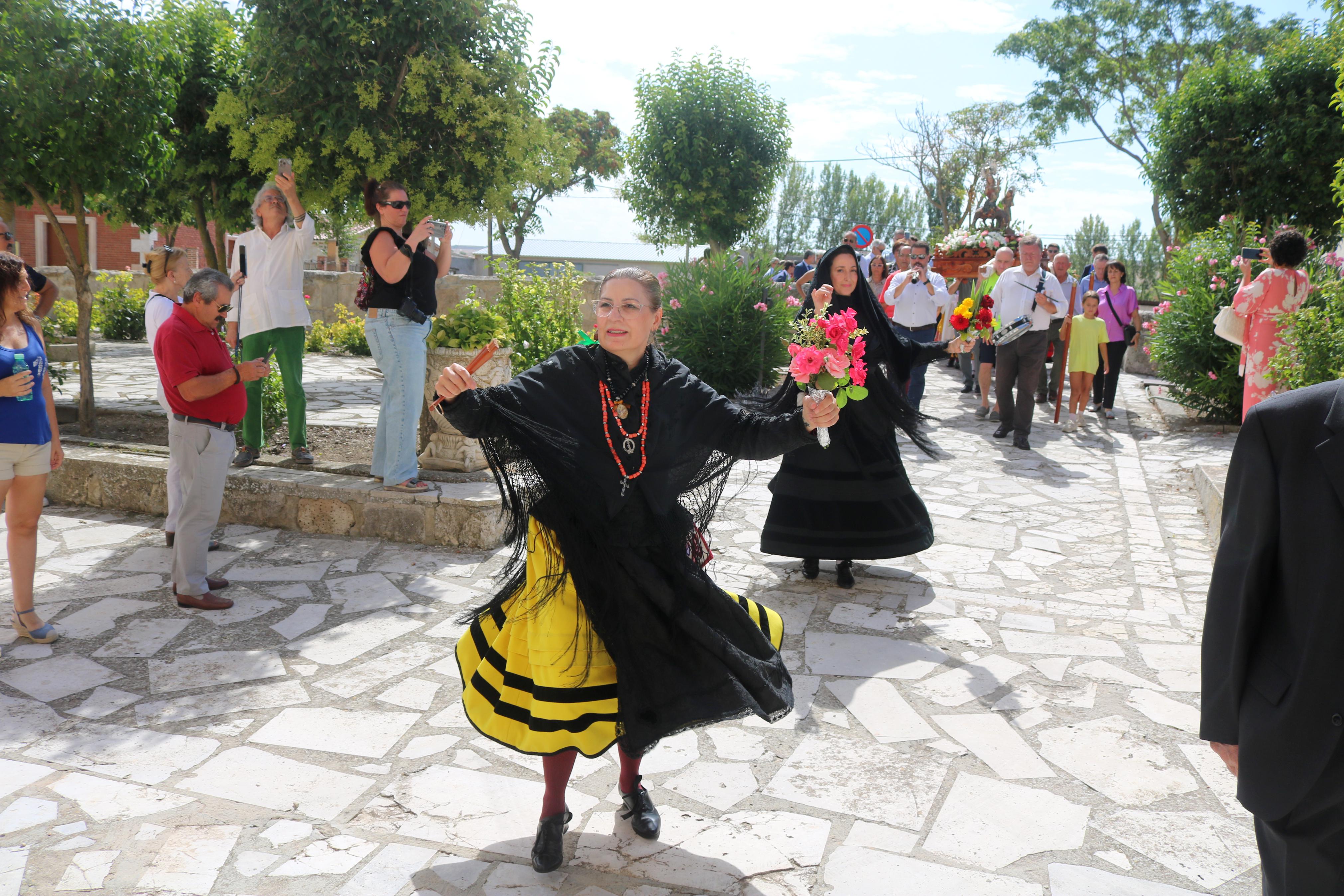 Baltanás se rinde a la Virgen de Revilla