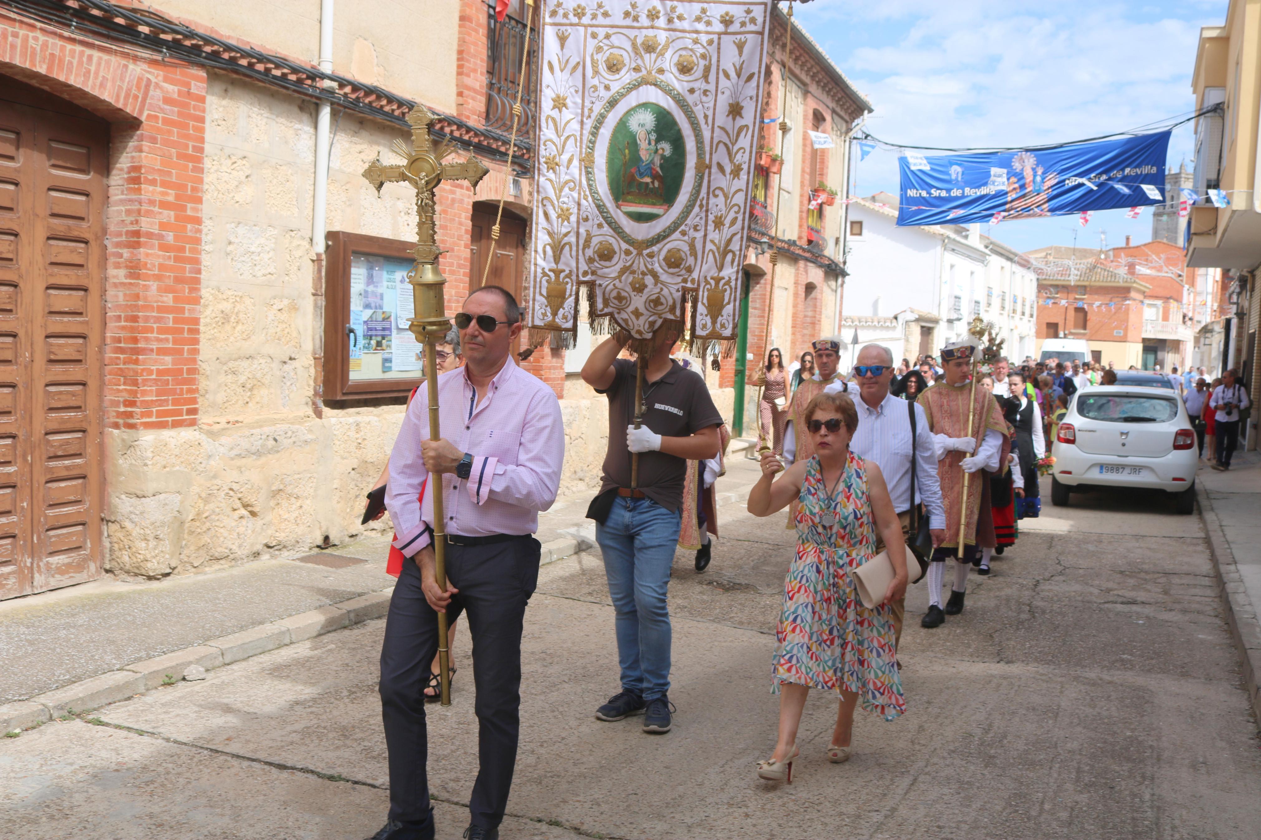 Baltanás se rinde a la Virgen de Revilla