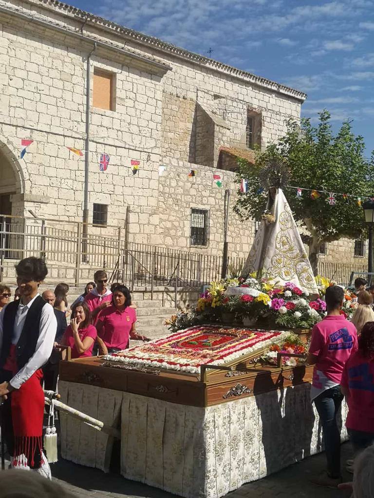 La Virgen de Gracia procesiona en Villanubla