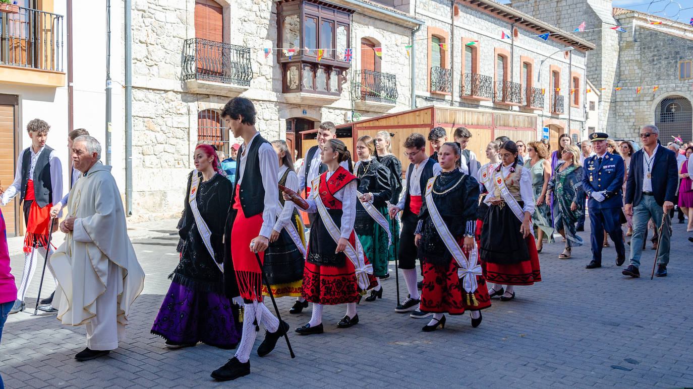 La Virgen de Gracia procesiona en Villanubla
