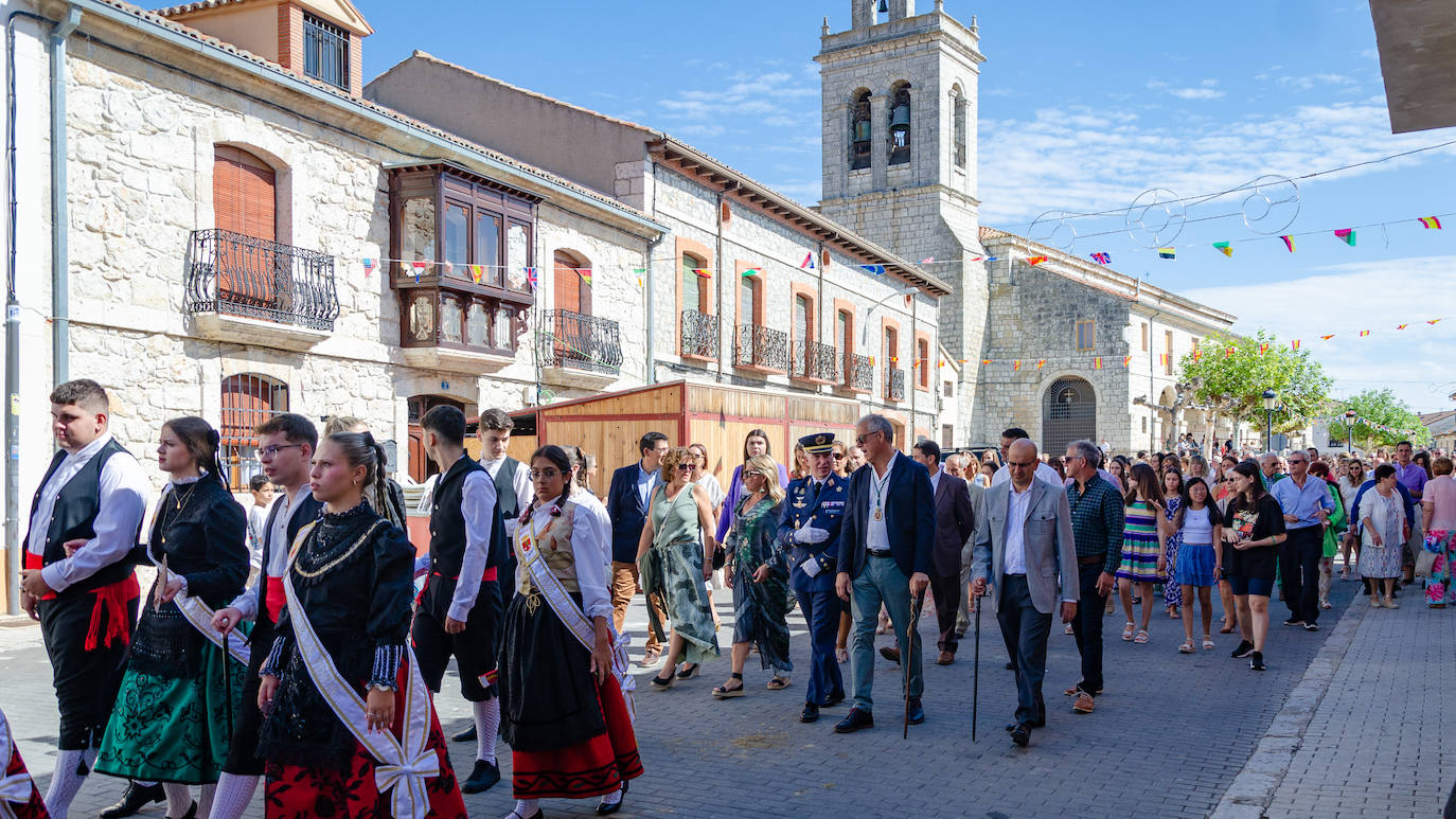 La Virgen de Gracia procesiona en Villanubla