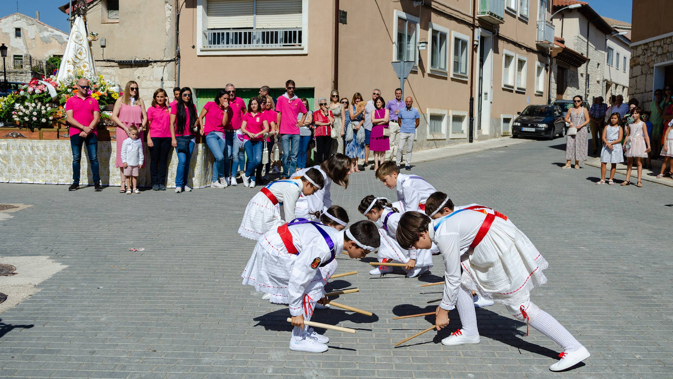La Virgen de Gracia procesiona en Villanubla
