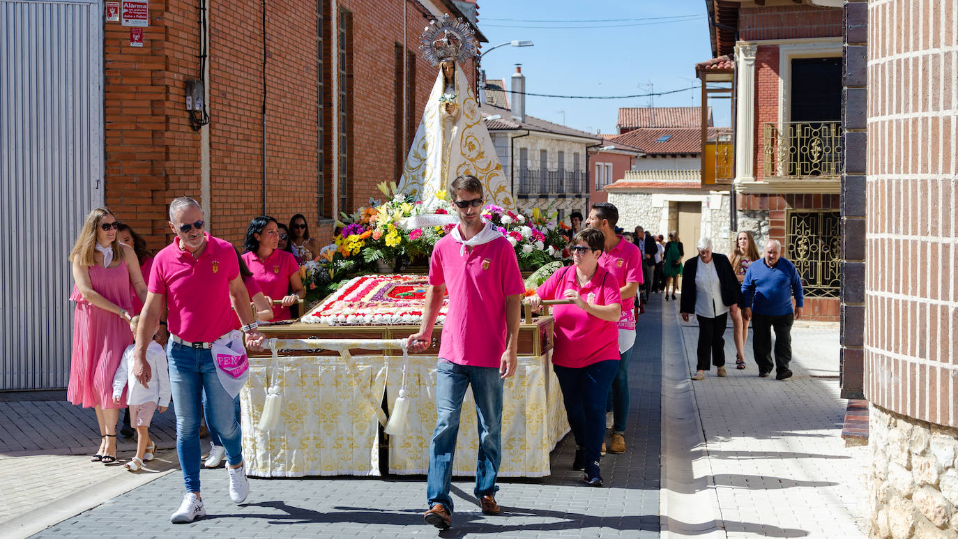 La Virgen de Gracia procesiona en Villanubla