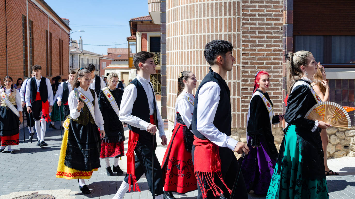 La Virgen de Gracia procesiona en Villanubla