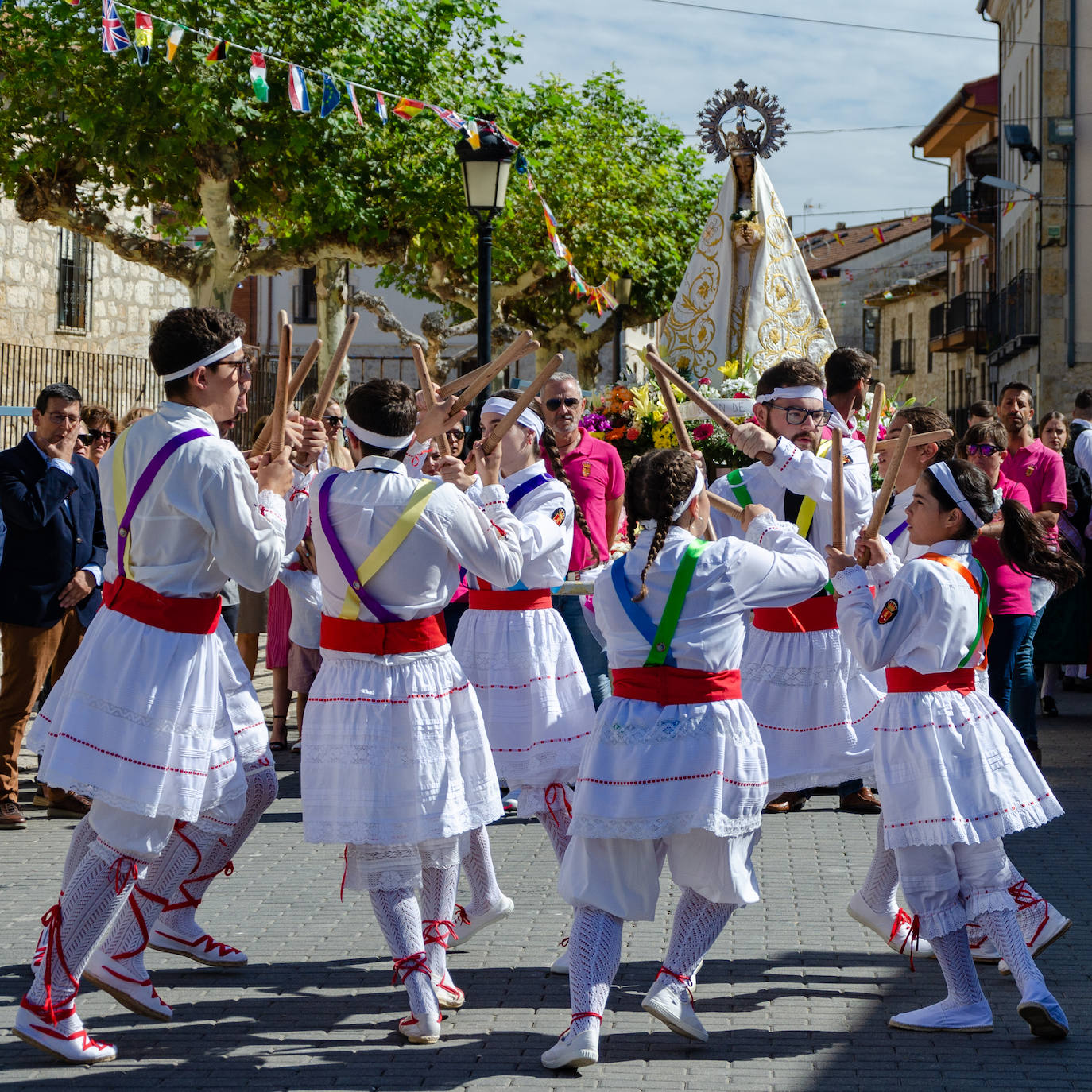 La Virgen de Gracia procesiona en Villanubla