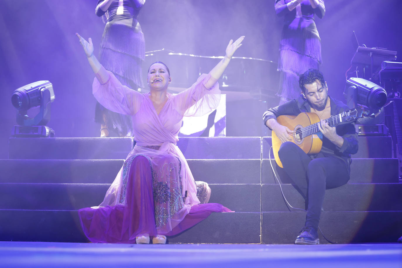 Antonio Carmona y Niña Pastori en sus conciertos de la Plaza Mayor de Valladolid