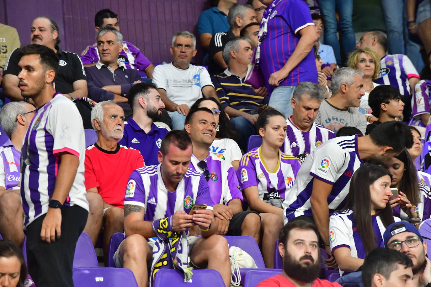 Búscate en la grada del José Zorrilla (1 de 5)