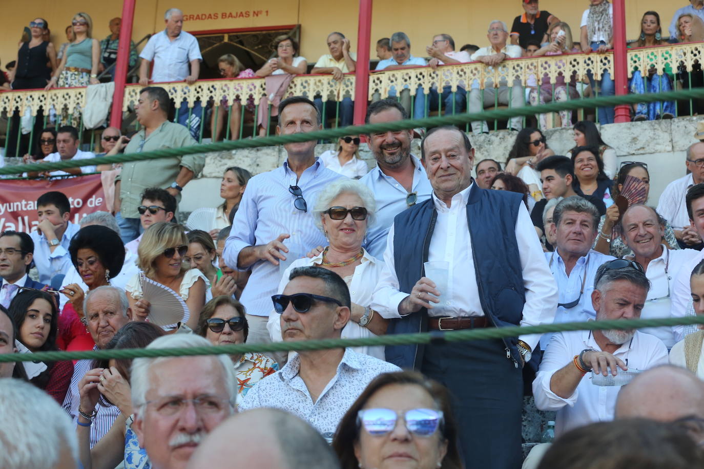 Búscate en los tendidos de la corrida de toros de este domingo (3 de 3)