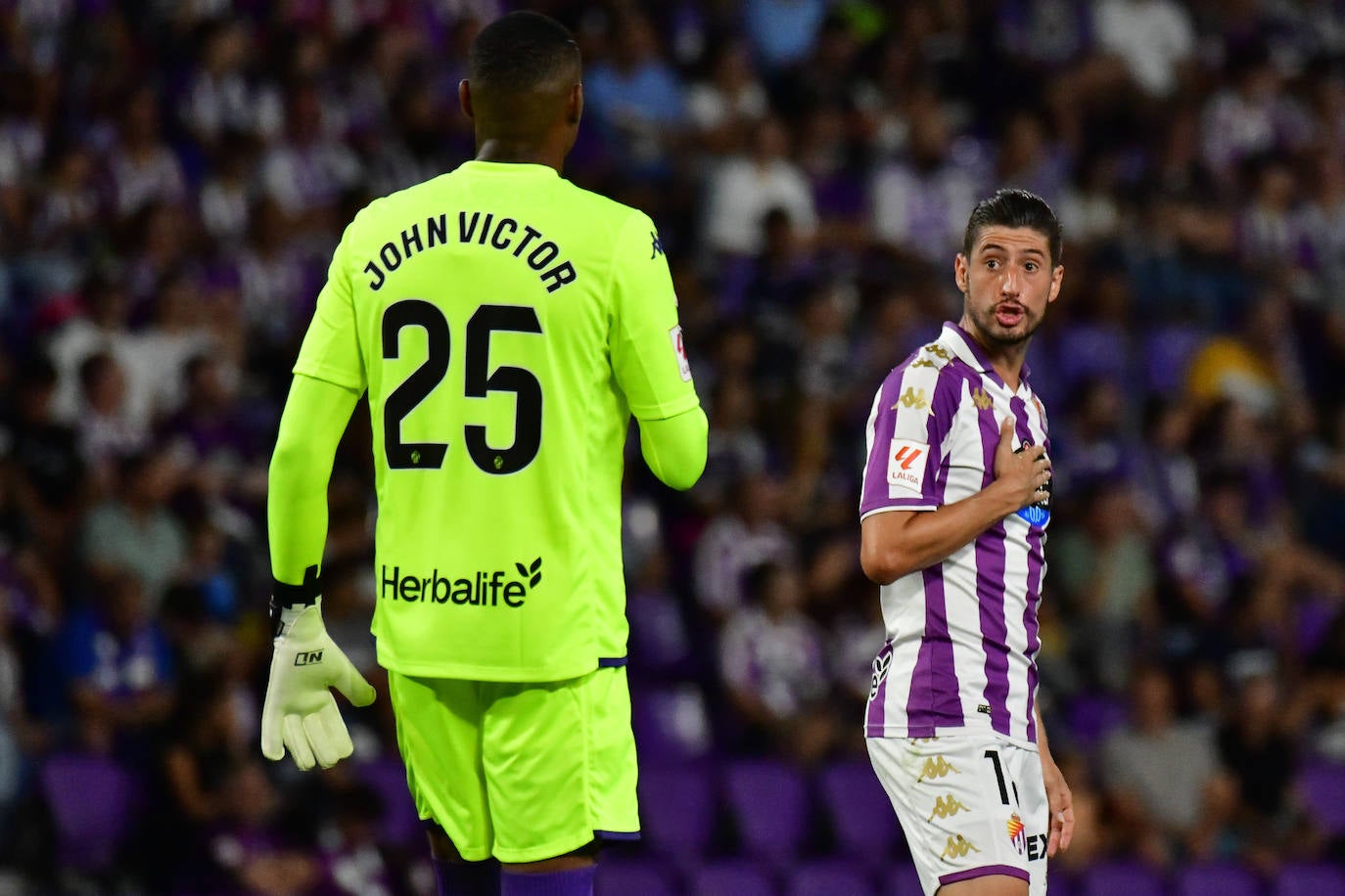 El partido entre el Real Valladolid y el Elche, en imágenes