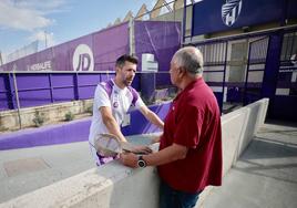 Pezzolano a la salida del entrenamiento en los anexos del Real Valladolid